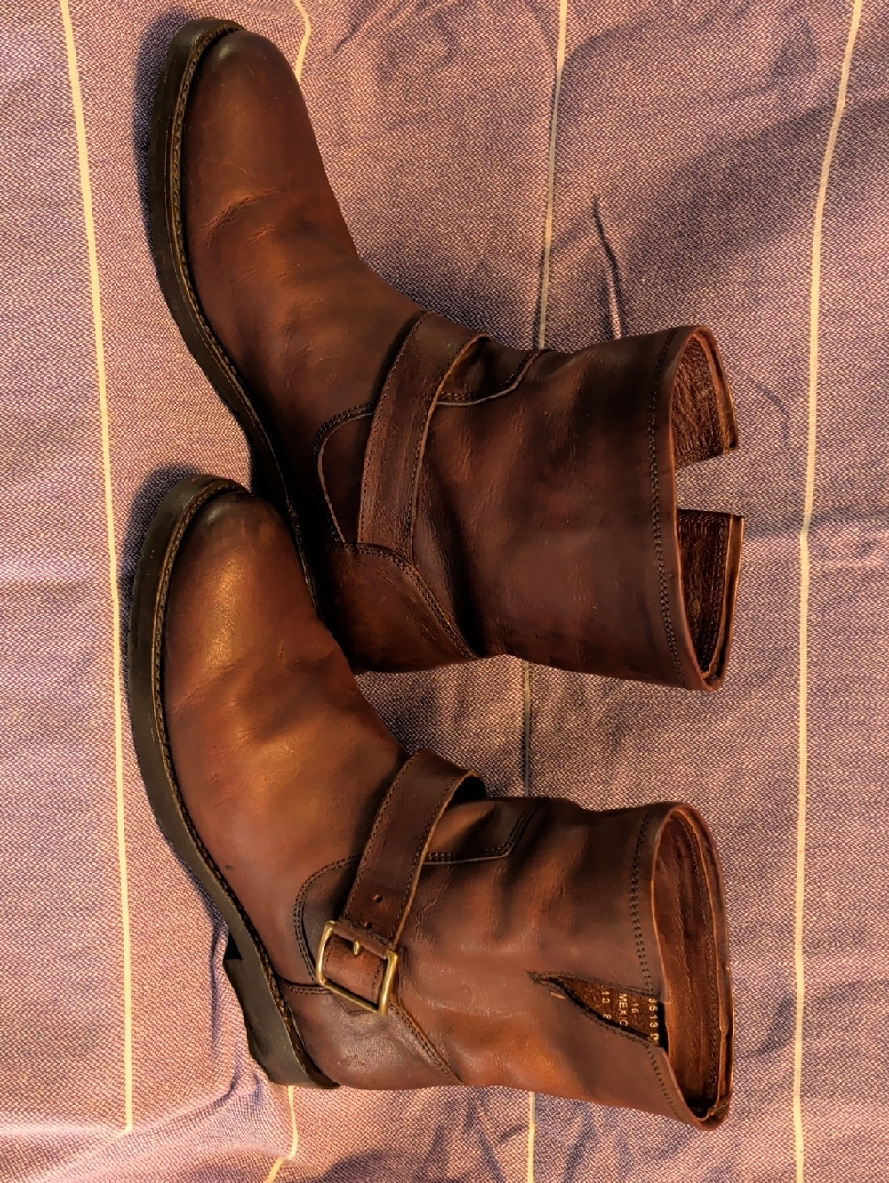 Frye Veronica Short Engineer boots in Dark Brown - Size 8 - Picture 3 of 6